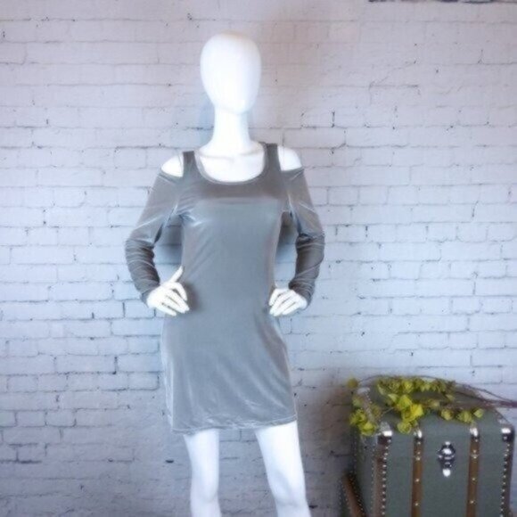 Chaser Velvet Cold Shoulder Keyhole Back Dress Silver Size Medium - Picture 1 of 4